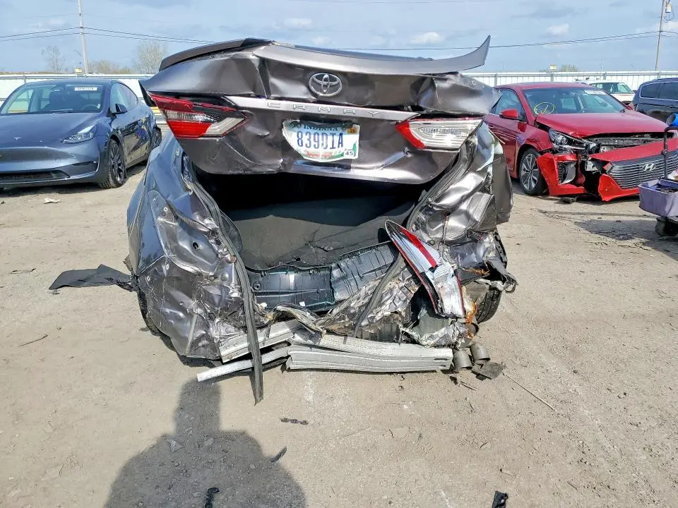 2021 TOYOTA CAMRY SE  