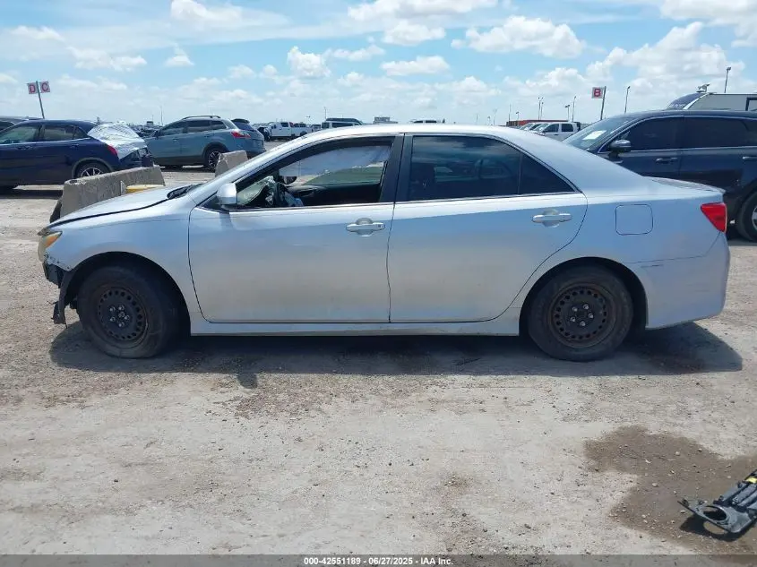 2014 TOYOTA CAMRY SE