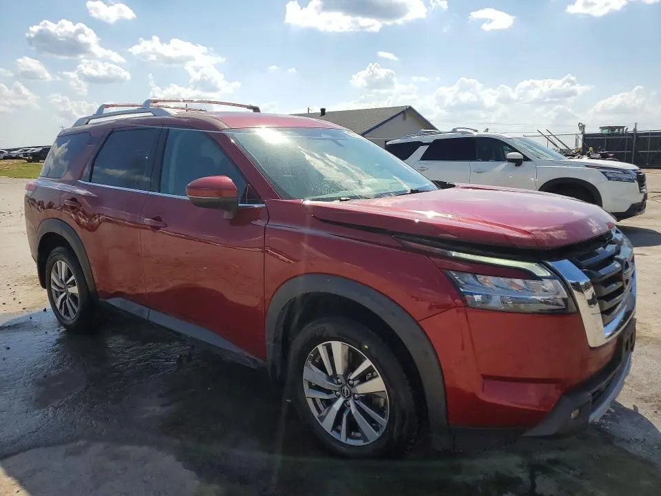 2022 NISSAN PATHFINDER SL  