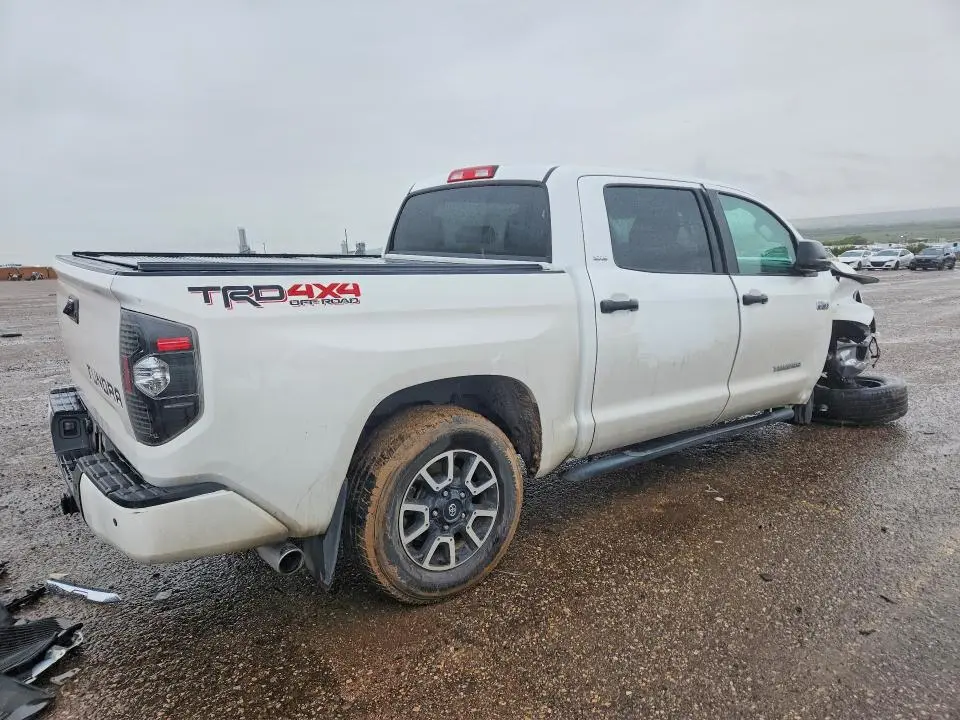 2017 TOYOTA TUNDRA SR5  