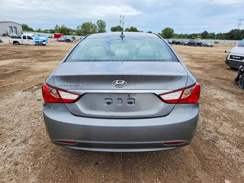 2012 HYUNDAI SONATA GLS  