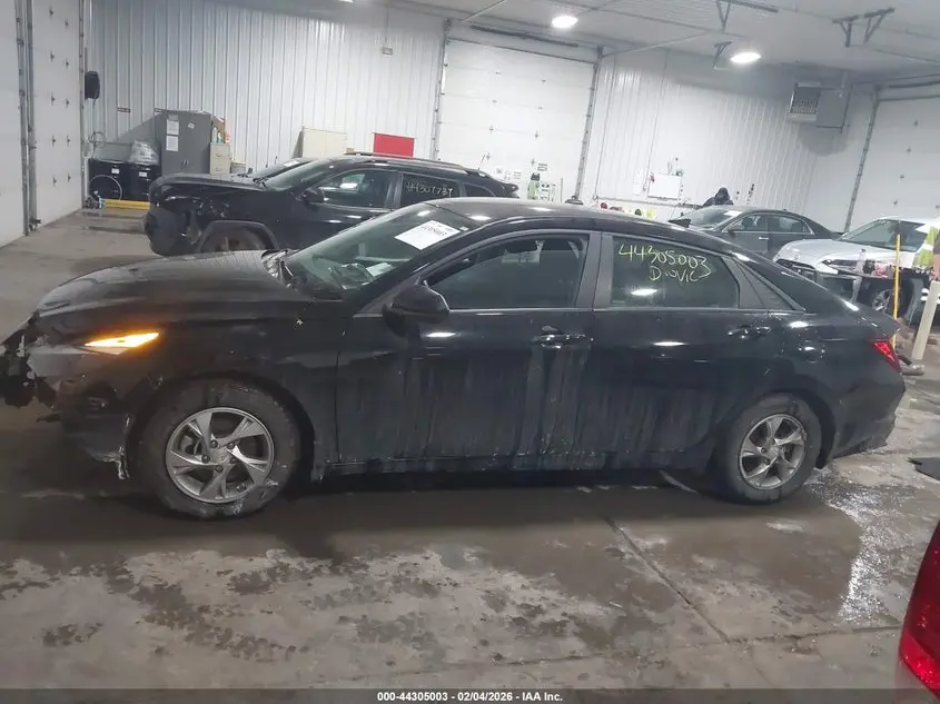 2023 HYUNDAI ELANTRA SE