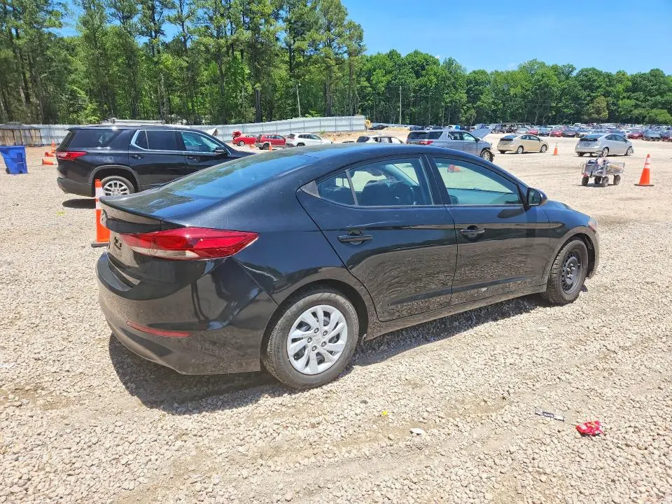 2018 HYUNDAI ELANTRA SE  