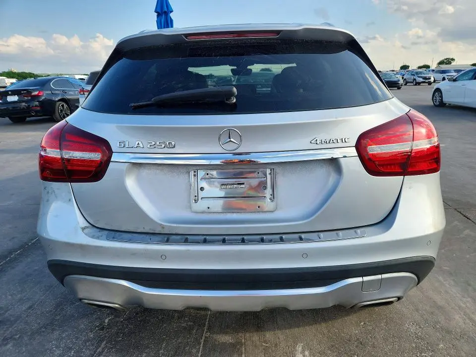 2020 MERCEDES-BENZ GLA 250 4MATIC  