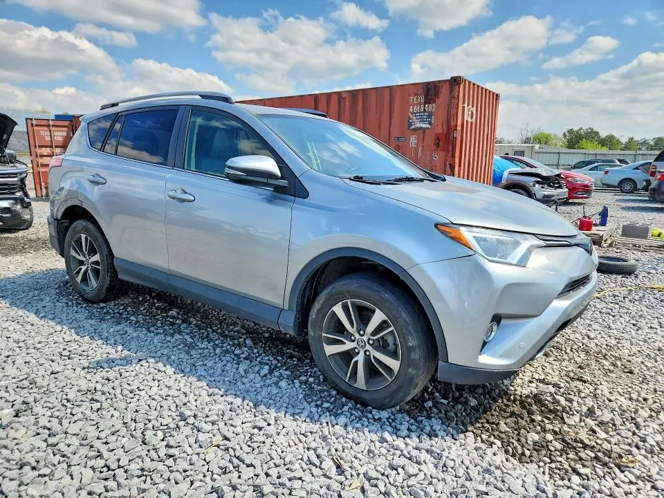 2018 TOYOTA RAV4 XLE  