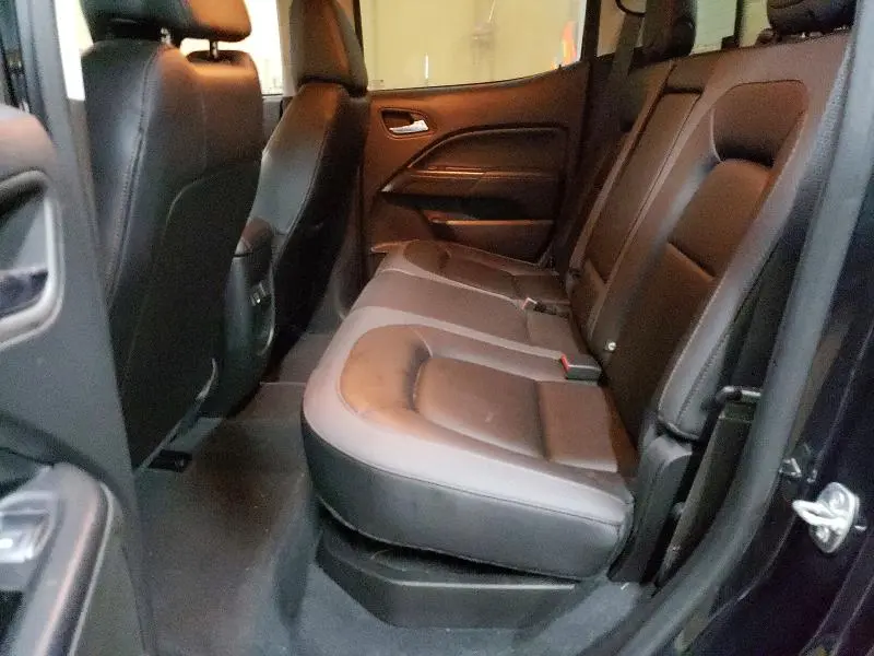 2022 GMC CANYON AT4  