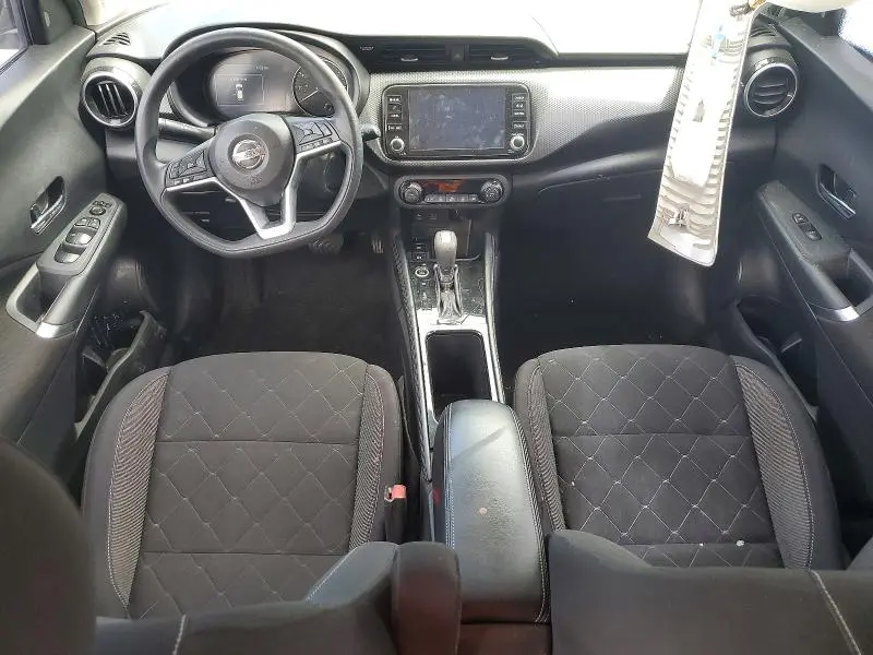 2021 NISSAN KICKS SV  