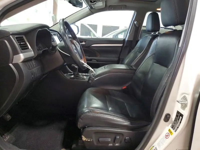 2016 TOYOTA HIGHLANDER XLE  
