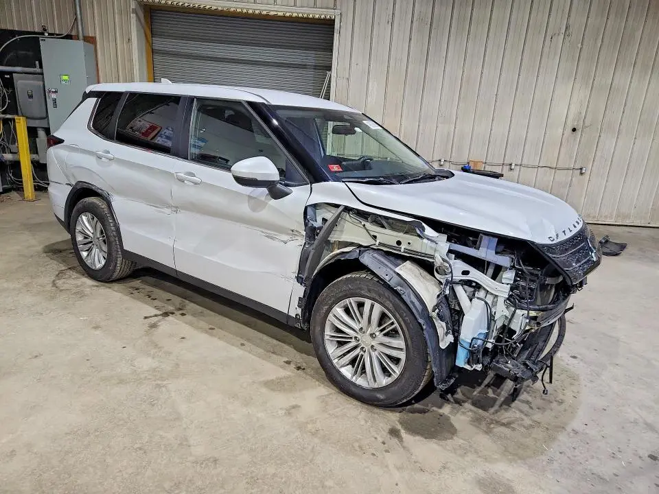 2024 MITSUBISHI OUTLANDER ES  