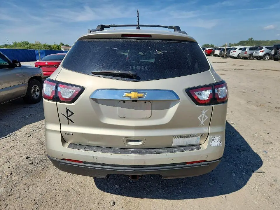 2014 CHEVROLET TRAVERSE LT  