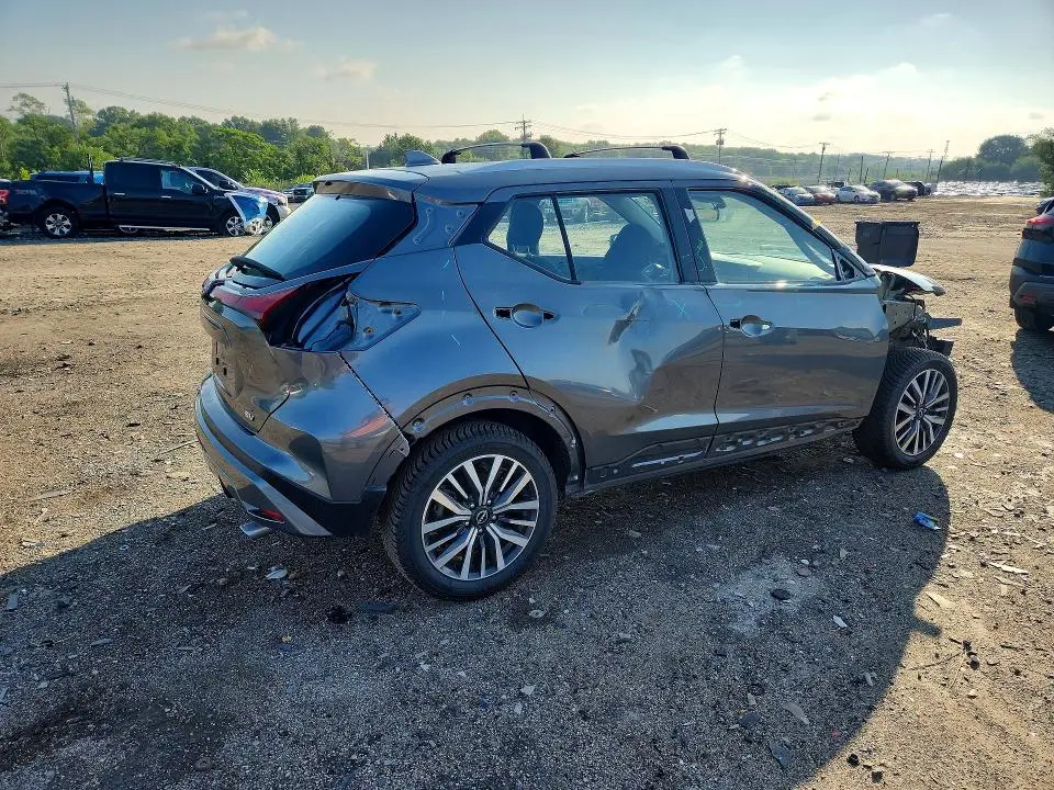 2022 NISSAN KICKS SV  