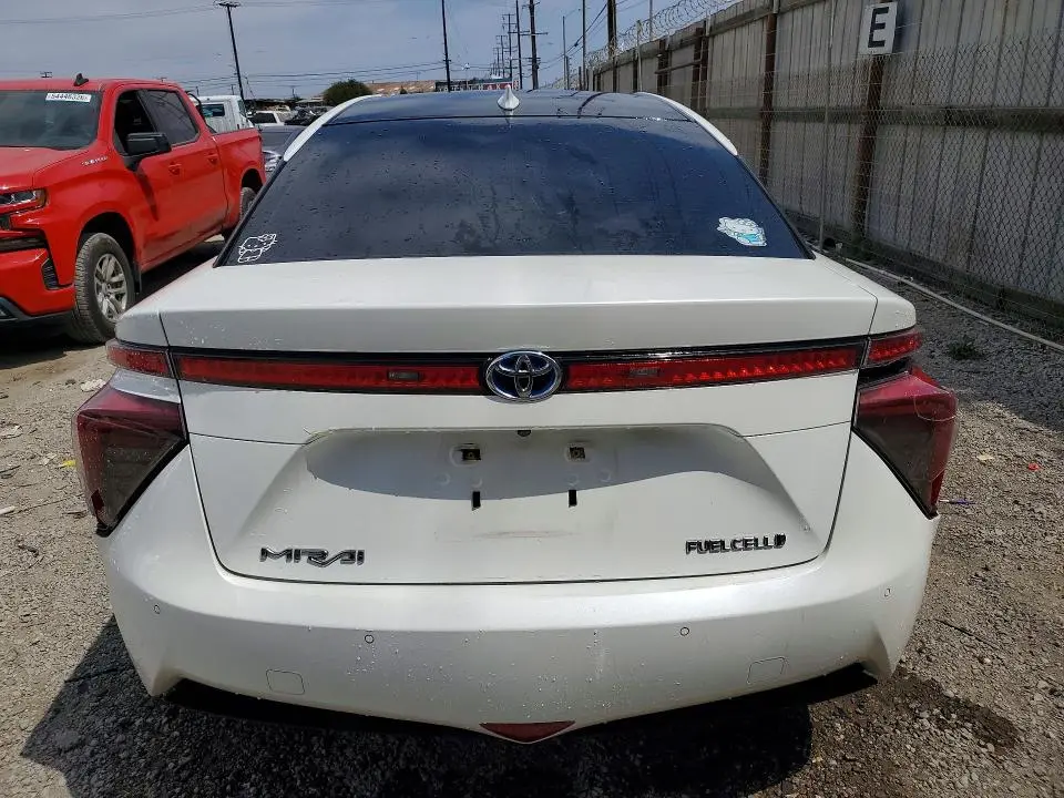 2018 TOYOTA MIRAI BASE  