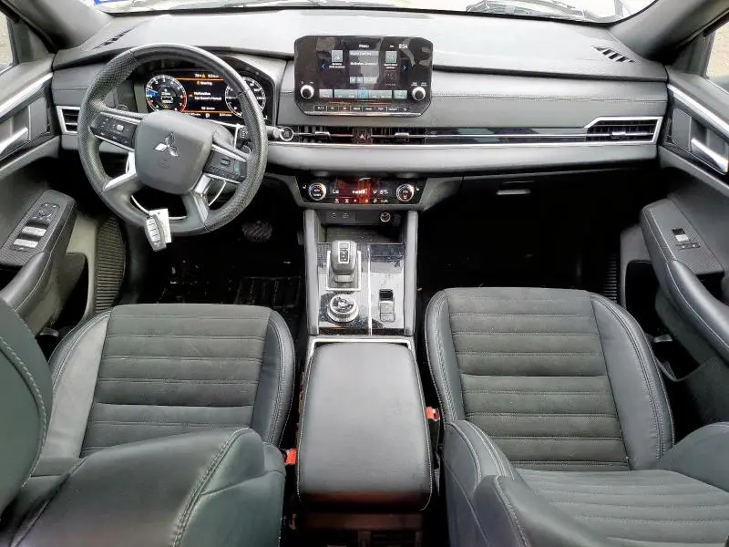 2023 MITSUBISHI OUTLANDER SE  