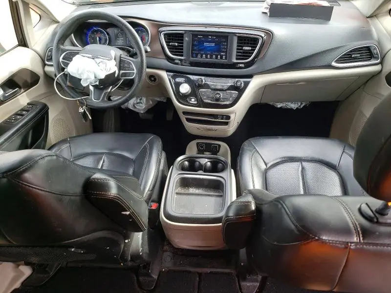 2020 CHRYSLER VOYAGER LXI  