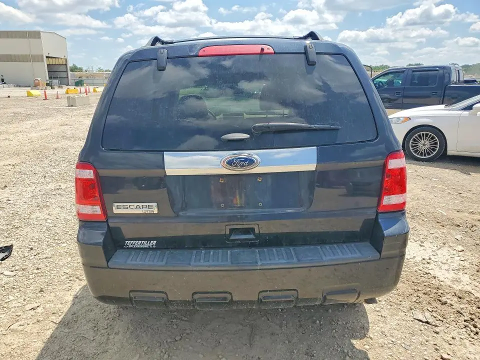 2011 FORD ESCAPE LIMITED  