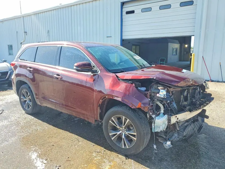 2017 TOYOTA HIGHLANDER LE PLUS  