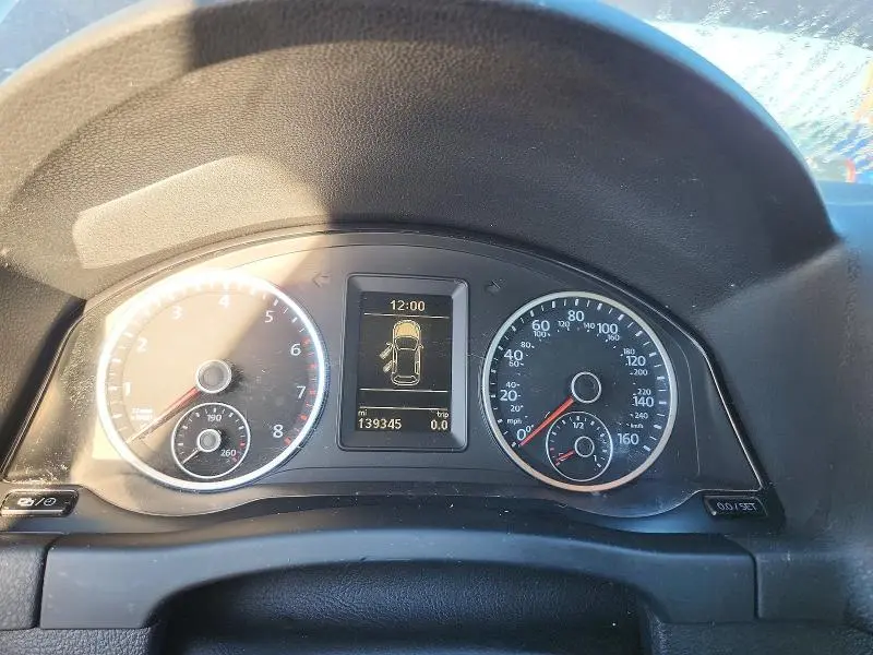 2015 VOLKSWAGEN TIGUAN S  