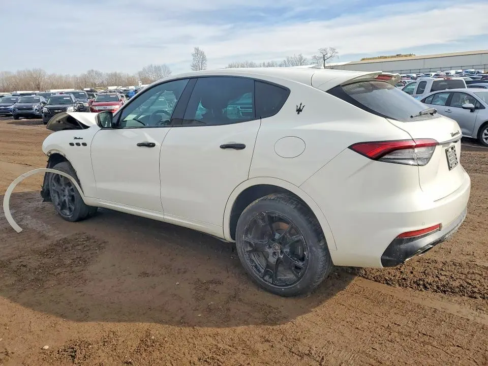 2023 MASERATI LEVANTE MODENA  