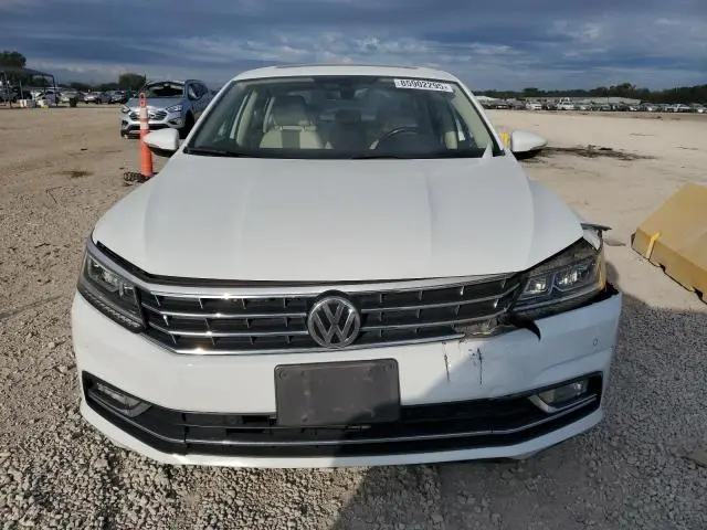 2017 VOLKSWAGEN PASSAT SE  