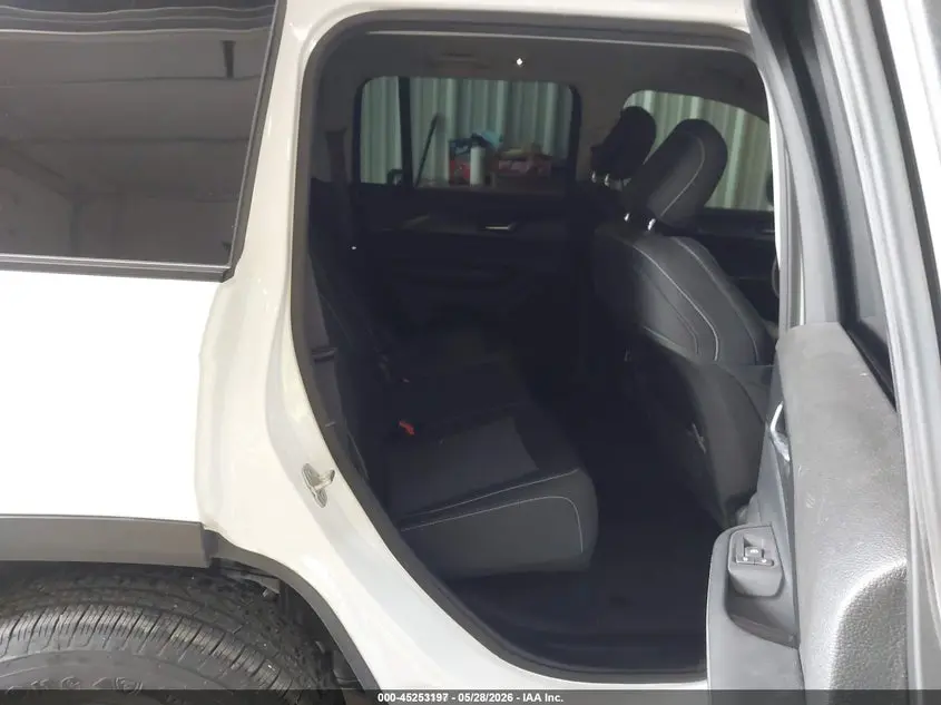 2023 JEEP GRAND CHEROKEE LAREDO 4X4