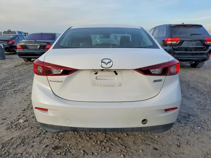 2017 MAZDA 3 TOURING  