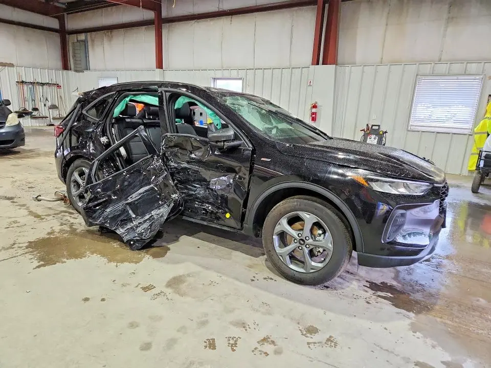 2025 FORD ESCAPE ST LINE  