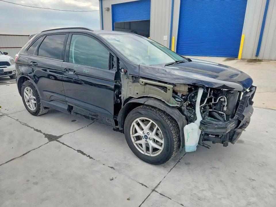 2021 FORD EDGE SE  