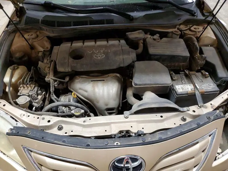 2010 TOYOTA CAMRY LE  
