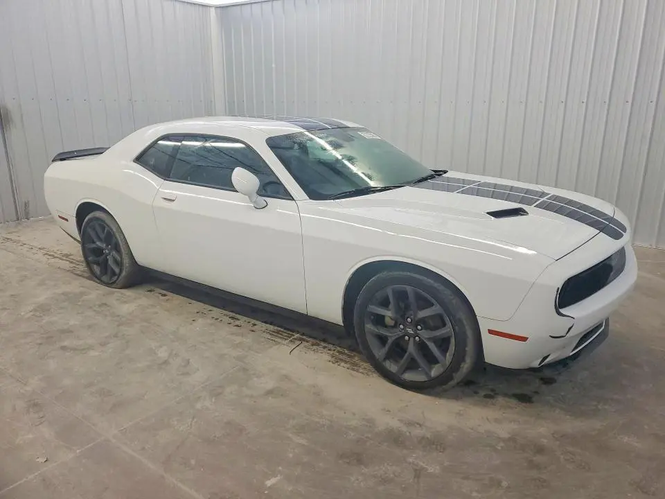 2022 DODGE CHALLENGER SXT  