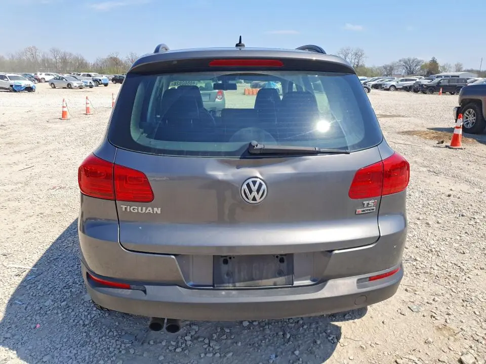 2016 VOLKSWAGEN TIGUAN S  