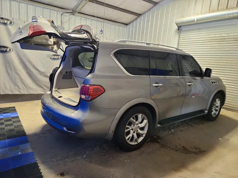 2011 INFINITI QX56 BASE  