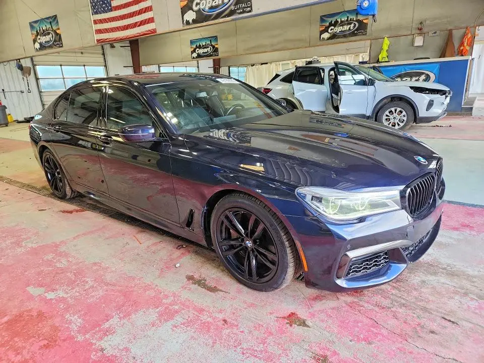 2017 BMW 750 XI  