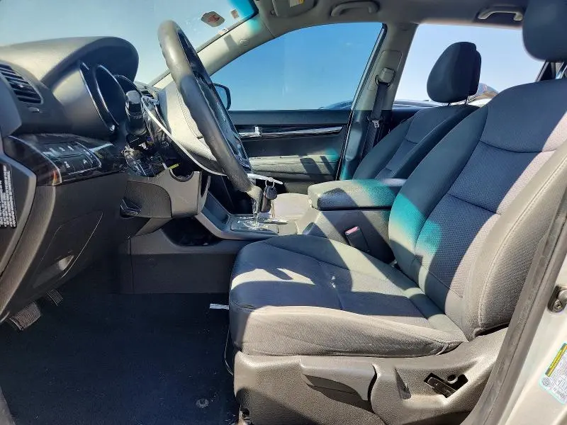 2011 KIA SORENTO LX  