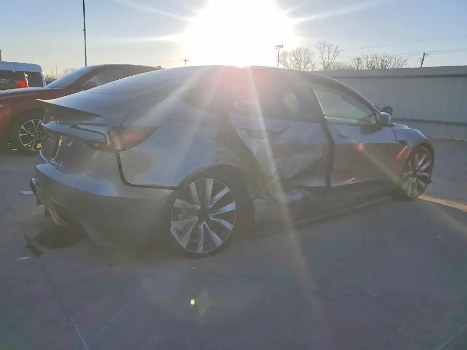 2025 TESLA MODEL 3   