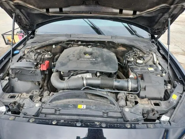 2017 JAGUAR XE PREMIUM  