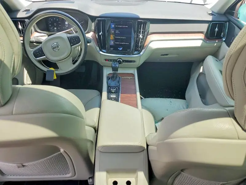 2021 VOLVO S60 T5 MOMENTUM  