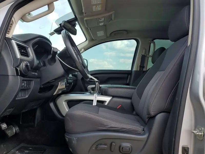 2020 NISSAN TITAN SV  