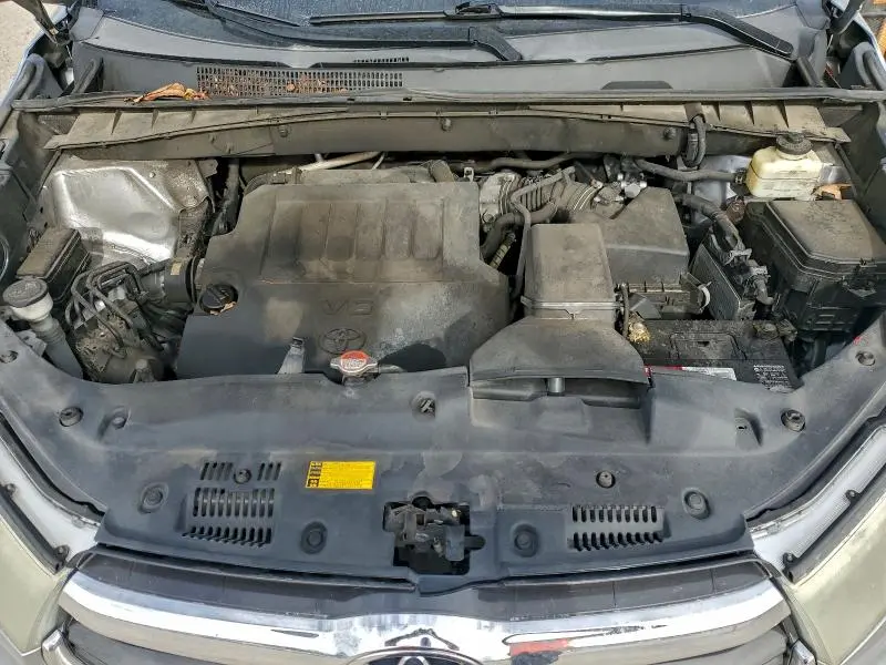 2016 TOYOTA HIGHLANDER XLE  