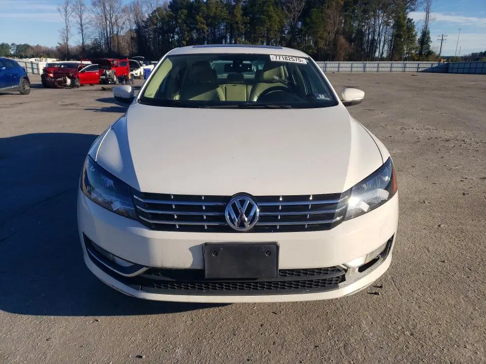 2013 VOLKSWAGEN PASSAT SEL  