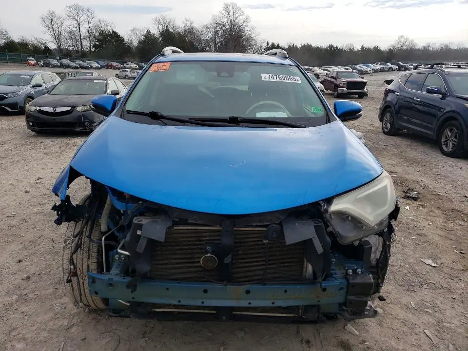 2017 TOYOTA RAV4 XLE  