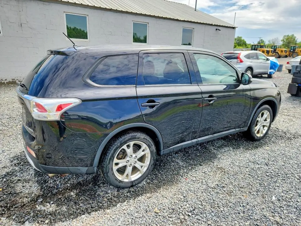 2015 MITSUBISHI OUTLANDER SE  