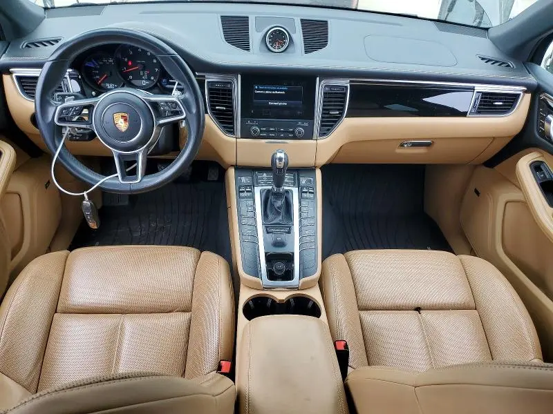 2018 PORSCHE MACAN   