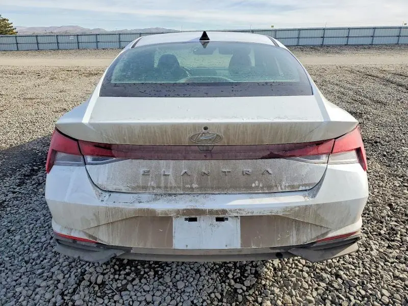 2021 HYUNDAI ELANTRA SE  