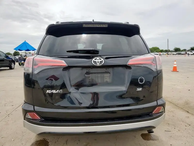 2016 TOYOTA RAV4 SE  