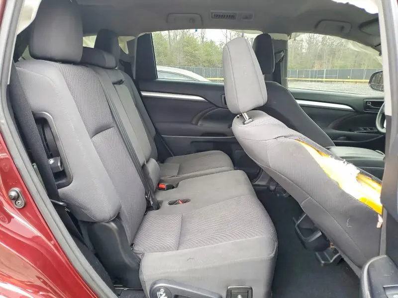 2018 TOYOTA HIGHLANDER LE  