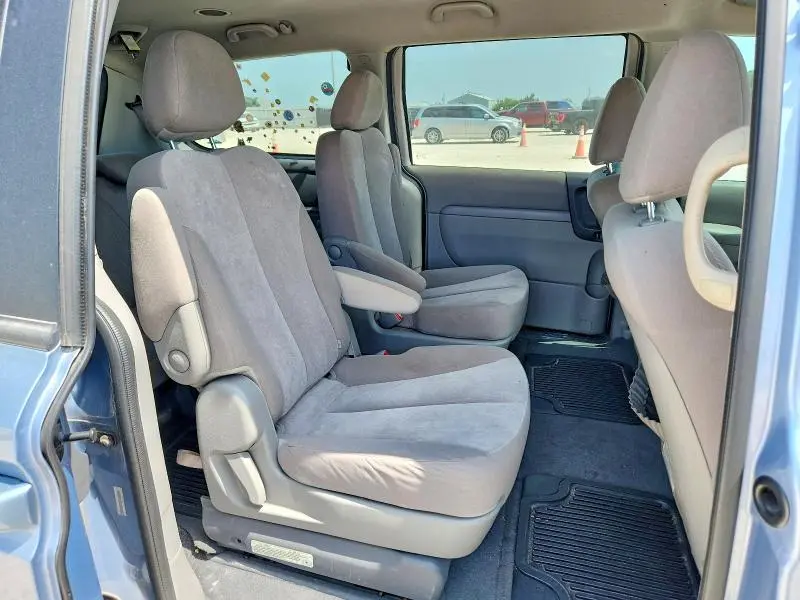 2014 KIA SEDONA LX  