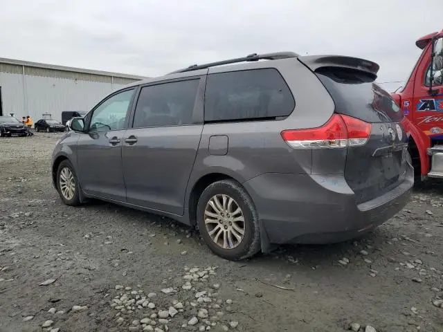 2012 TOYOTA SIENNA XLE  
