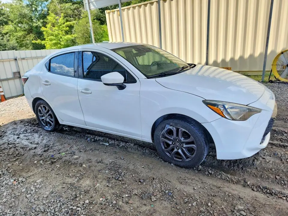 2019 TOYOTA YARIS LE  
