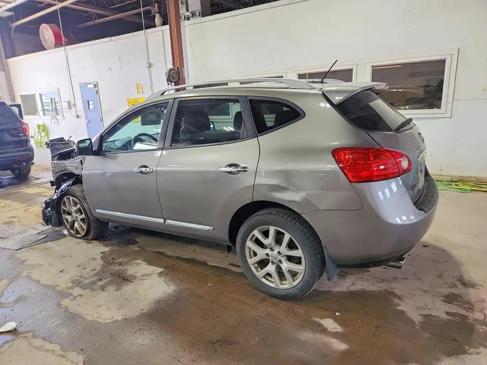 2013 NISSAN ROGUE S  