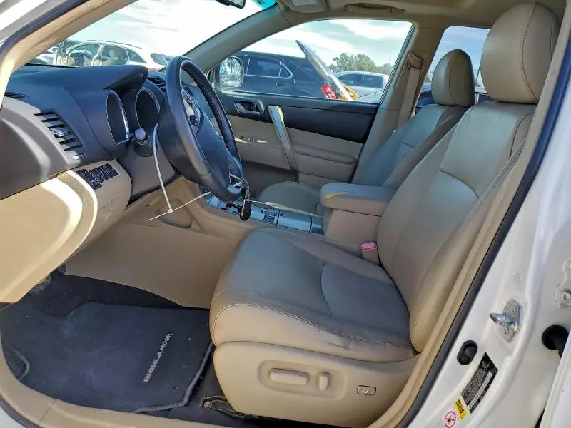 2011 TOYOTA HIGHLANDER BASE  
